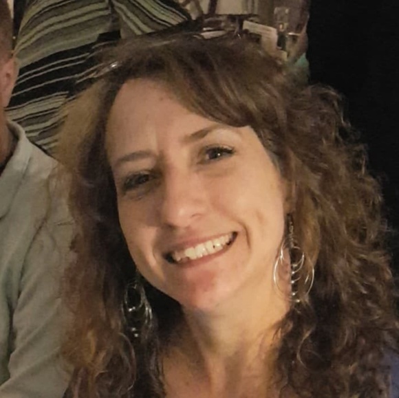 Meet your Posher, Heather - Picture 1 of 1